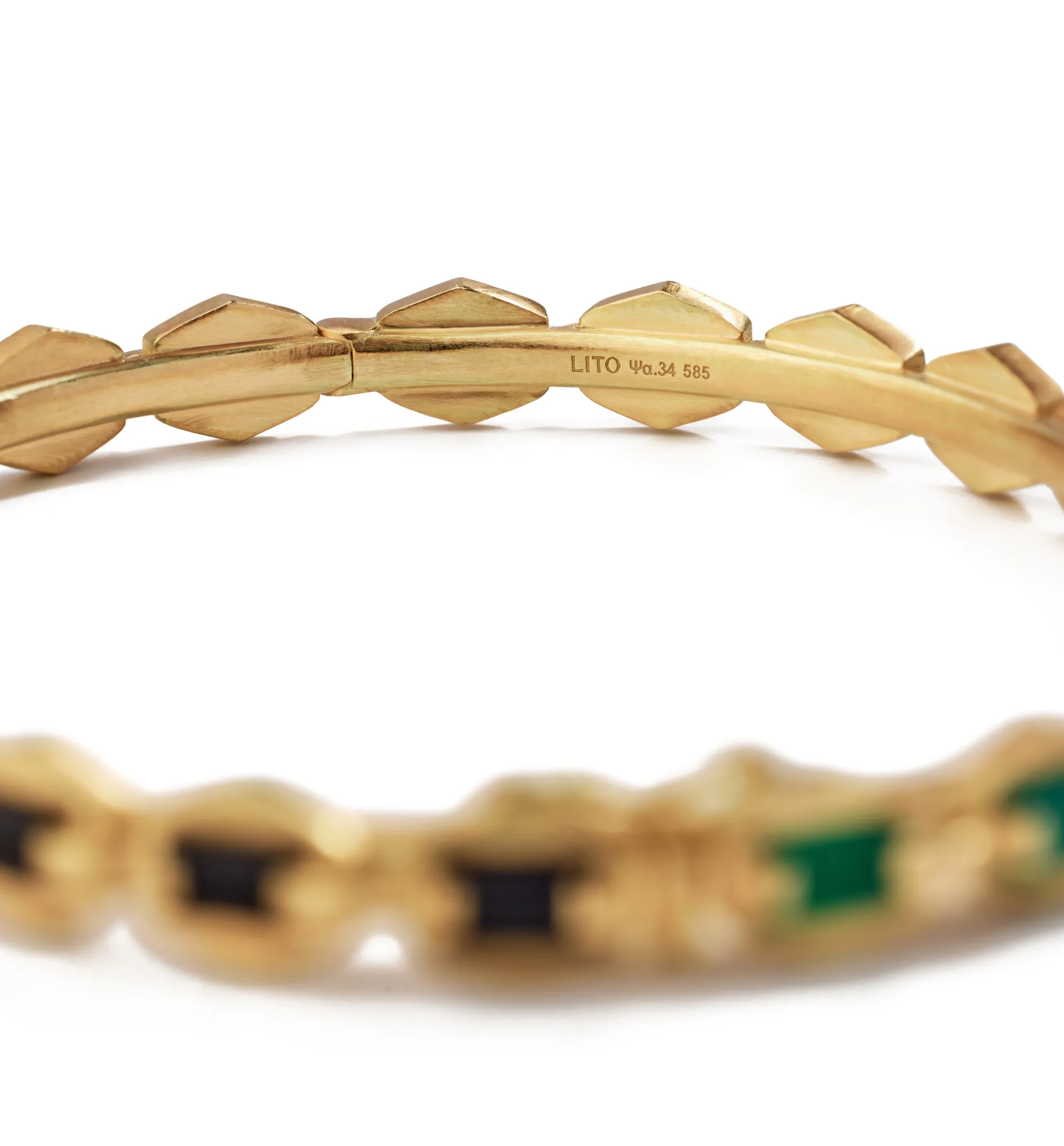 Confidence bangle
