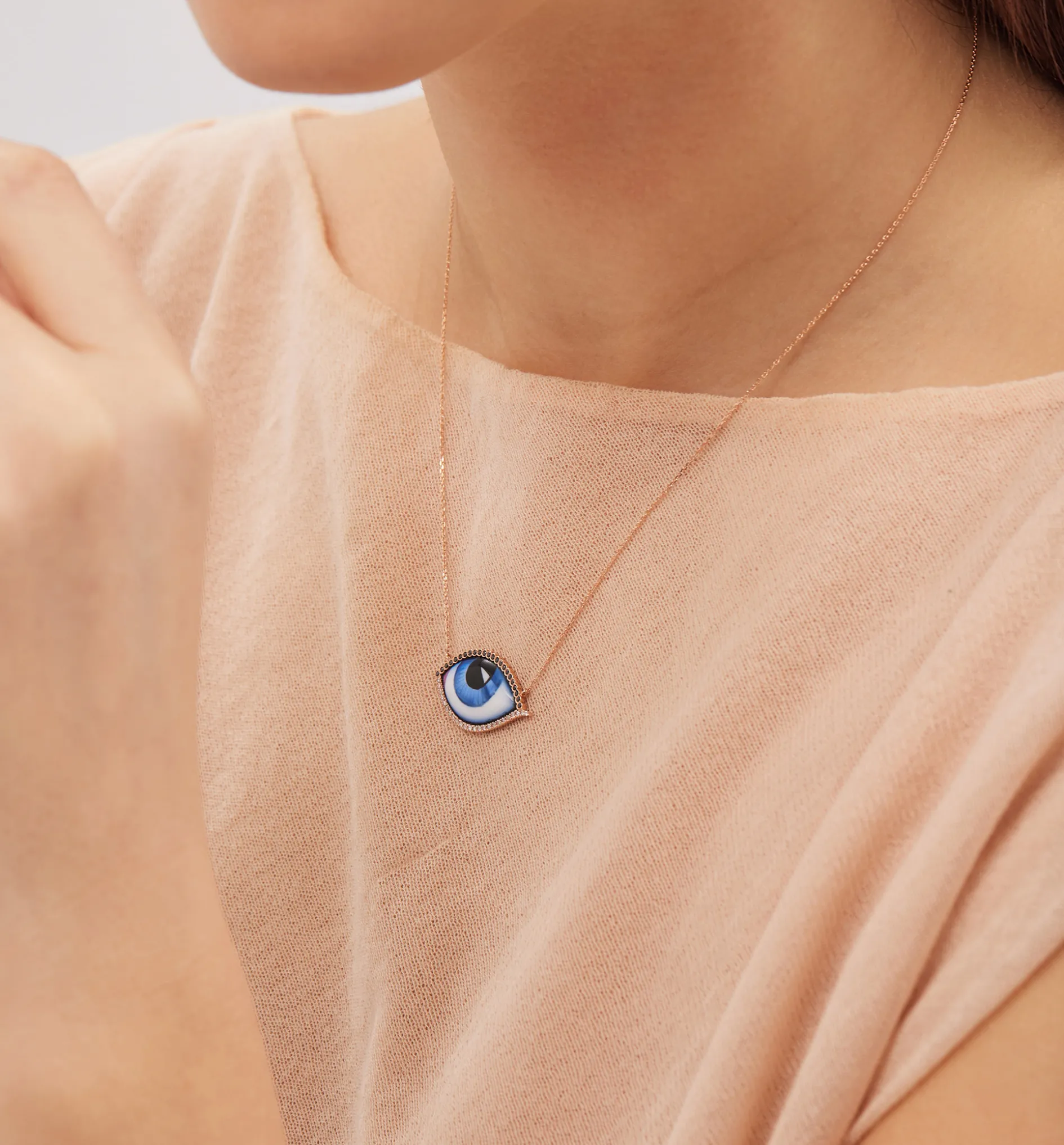 Grand Bleu diamond necklace