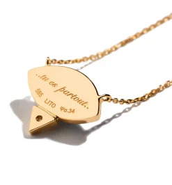 Petit Bleu diamond necklace