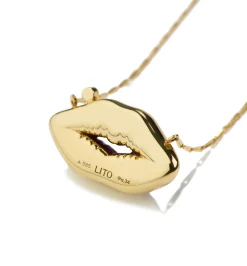 "Kiss me hard" small necklace